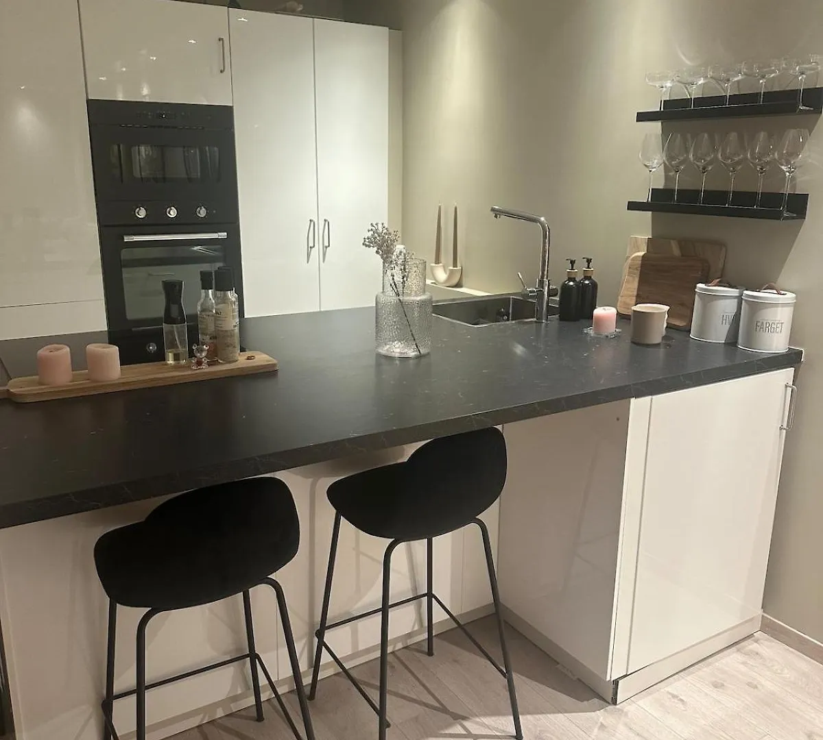 Cozy Modern Apartment With Stunning Views & Central Location Bergen 0*,